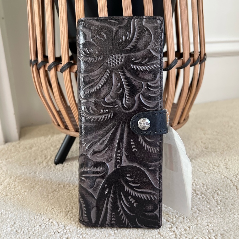 Brand New Patricia Nash Black Marotta Card Holder